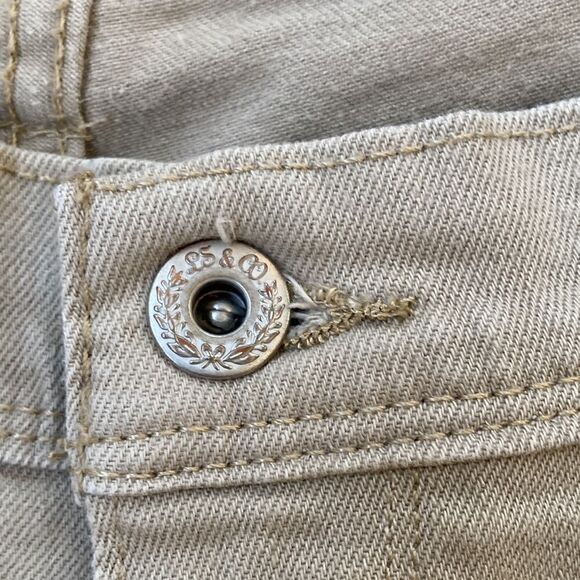 EUC Levi’s Strauss Jean Shorts Women’s Size 12 - Picture 2 of 14